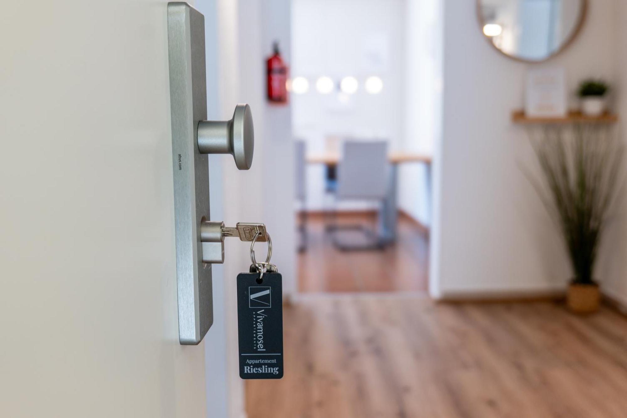 Riesling Appartement For 2 - 4 People - Billiards - Balcony With Mosel View - Parking - Wine Barrel Bar - Fully Equipped Kitchen - Netflix - Waiputv - 3 Km From Cochem Клоттен Экстерьер фото